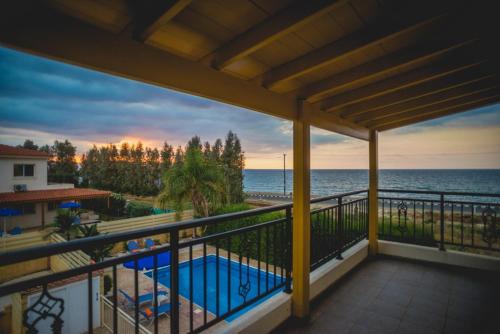 Argaka Villa | Beachfront Villa Thomas 5