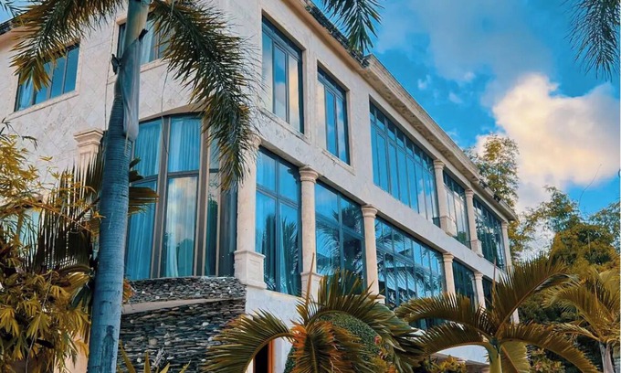 Juan Esteban Villa | Beachfront villa with 6 bdrms 8 Baths, with Natural Pool, Jacuzzi, WiFi, AC, BBQ