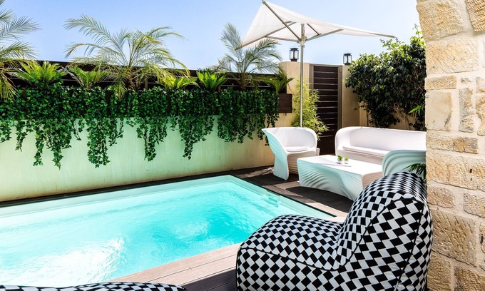 Bali Villa | Beachfront Villa With Heated Pool, Room Service & Private Gazebos at the Beach!
