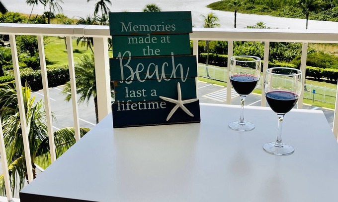 Marco Island Condo | π Beachfront Weekly Rental | Marco Island | Pool, Pickleball, Romantic Escape
