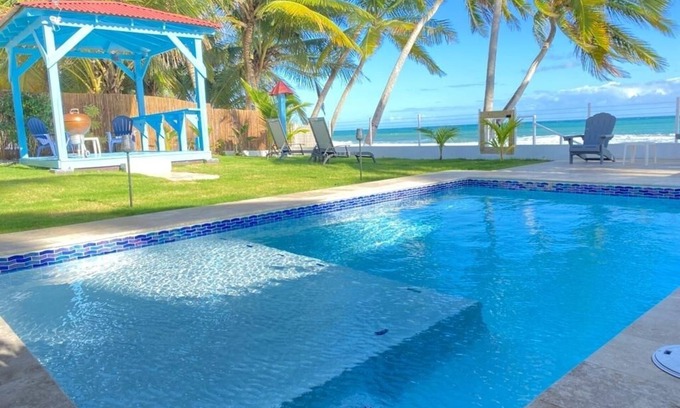 Guardarraya House | Beachfront with Pool - Tropical Oasis Directly on the Beach
