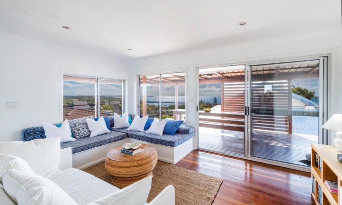 Angourie House | Beachies - Oceanstays