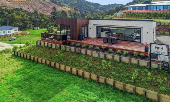 Ngunguru House | Beaching, fishing, relaxing with water views on the Tutukaka Coast,