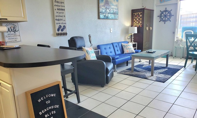 South Peninsula Historic District Condo | *"Beachside Bliss: Ocean Views & Endless Fun in Daytona!"*