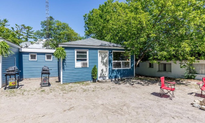 Wasaga Beach House | Beachside Cabins