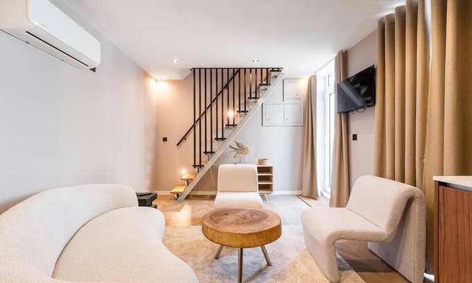 Leixões House | Beachside House in Matosinhos
