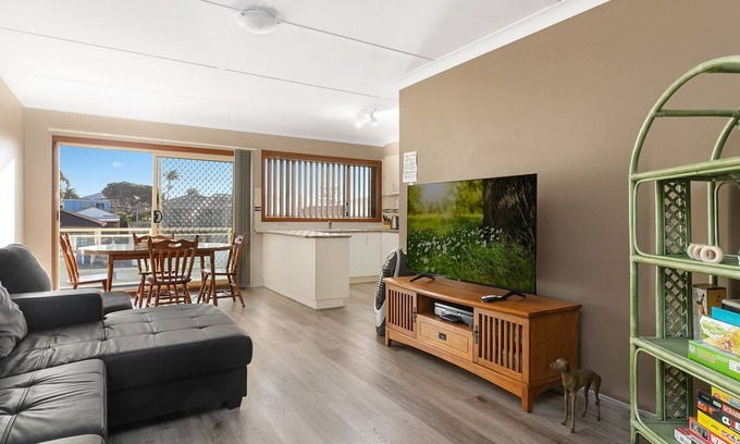 Warilla Apartment | Beachside Nook @ Warilla - Next to Warilla Beach