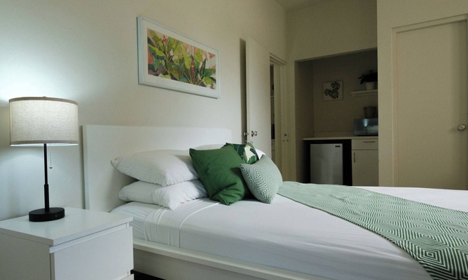 Miramar Villa | Beachside Stay A C Stream TV Spot Included