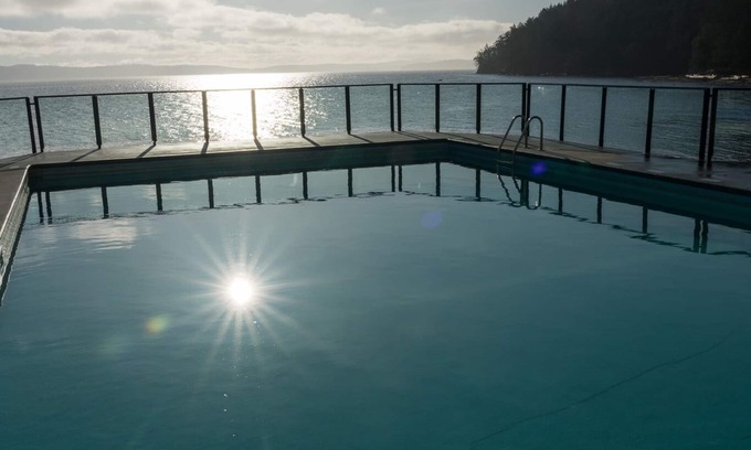 North Oyster Condo | Beachy condo with Oceanview, Hotub and Pool