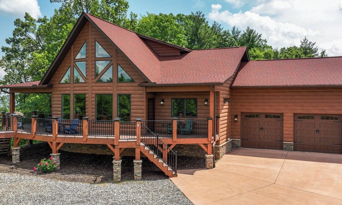 Boomer Cabin | Bear Paw Lodge - North Carolina