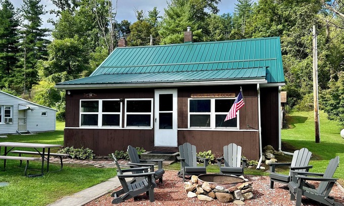 Slate Run House | Bear Run Lodge-Creek front, steps away from everything!