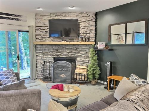 Killington House | Bearmont- Pool, HotTub, FirePit, AC, Gym, Sauna