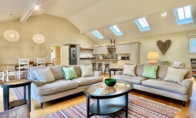 North Stoke House | Beaufort Barn by inspirestays-com