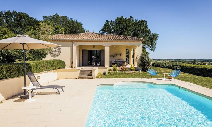 Le Cler House | Beaumont, beautiful villa with private swimming pool and jacuzzi