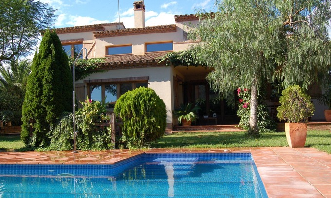 L'Hospitalet de l'Infant Villa | Beautiful villa with pool in Hospitalet de l'Infant for 8 or 10 people