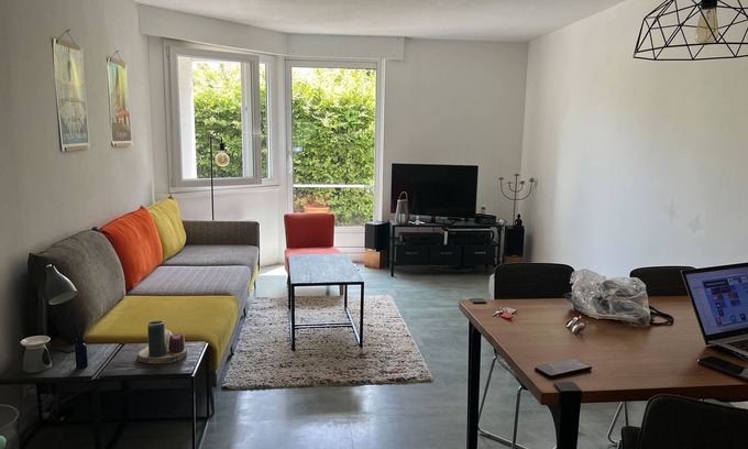 Saint-Sebastien-sur-Loire Apartment | Beautiful apartment for 3 with garden