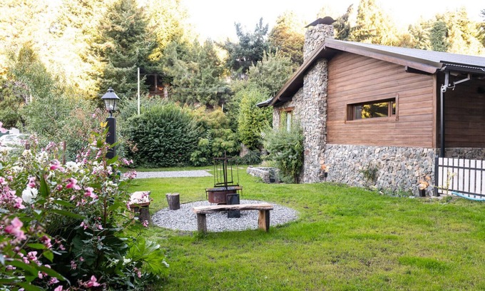 Playa Bonita Ski Chalet | Beautiful house 300 metres from the Nahuel Huapi lake
