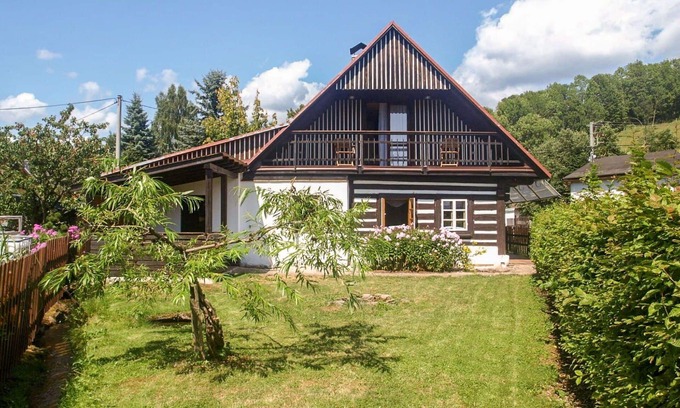 Lanov Villa | Beautiful private villa for 9 guests with WIFI, TV, terrace and pets allowed