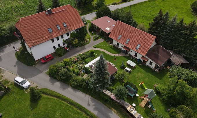 Ruppersdorf Condo | Beautiful 4-bed room *, wheelchair accessible, accommodation in the middle of the garden,