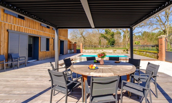 Sainte-Eulalie-en-Born Villa | Beautiful private villa for 12 people with private pool, WIFI, TV, terrace and parking