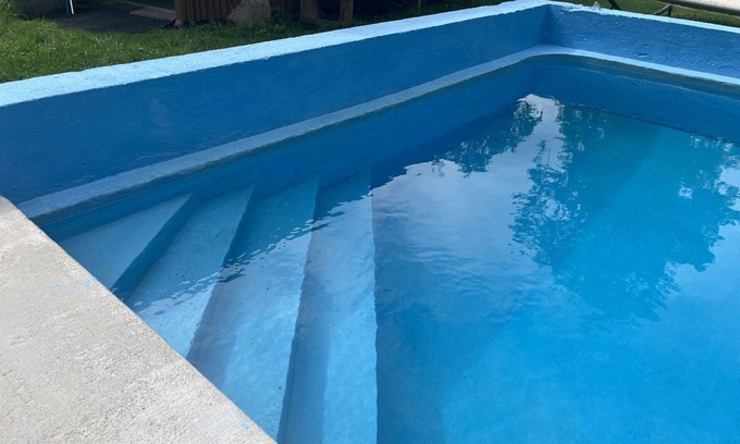 Kvasiny Villa | Beautiful private villa with hot tub, WIFI, private pool, TV, patio, pets allowed and parking