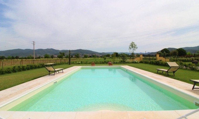 Le Piazze Villa | Beautiful private villa with private pool, WIFI, A/C, TV, balcony and pets allowed, close to Cor.