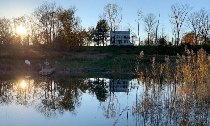 Hudson House | Beautiful 1810 Federal House - 35 Park-like Acres Swimming Pond Mins from Hudson