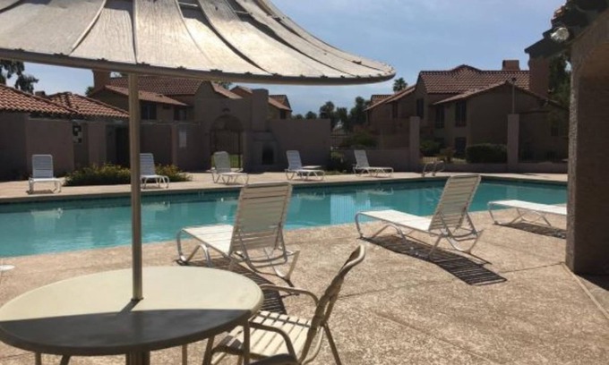 Maryvale House | Beautiful 2 bdrm townhouse w/pool in Glendale AZ