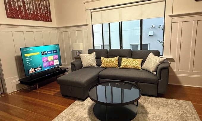 Sunset House | Beautiful 2 bed 1 bath in heritage house