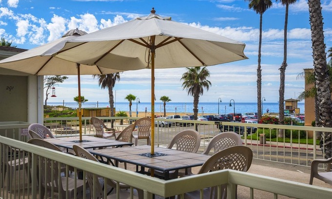 Carpinteria Condo | Beautiful 2 Bed Beach Condo #201 2 Bedroom Condo by Sunset Shores Condominiums