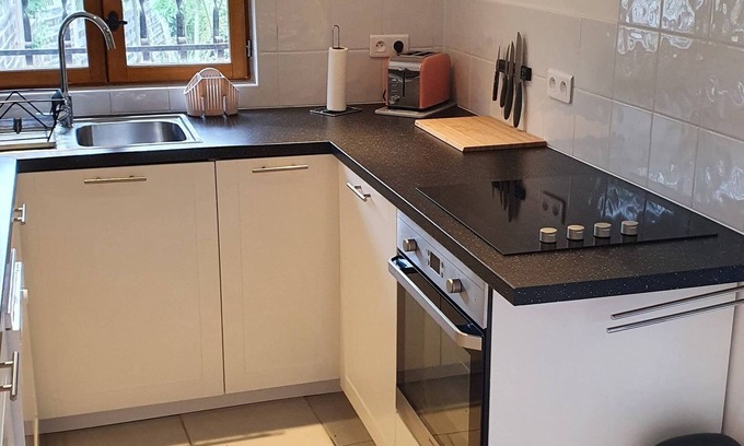 Cambieure Cottage | Beautiful 2 Bedroom Gite with own private garden in Quiet French Village
