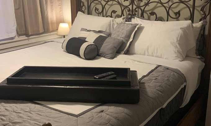 Derrick City Apartment | Beautiful 2 bedroom spacious upper apartment with private driveway , fast Wi-Fi