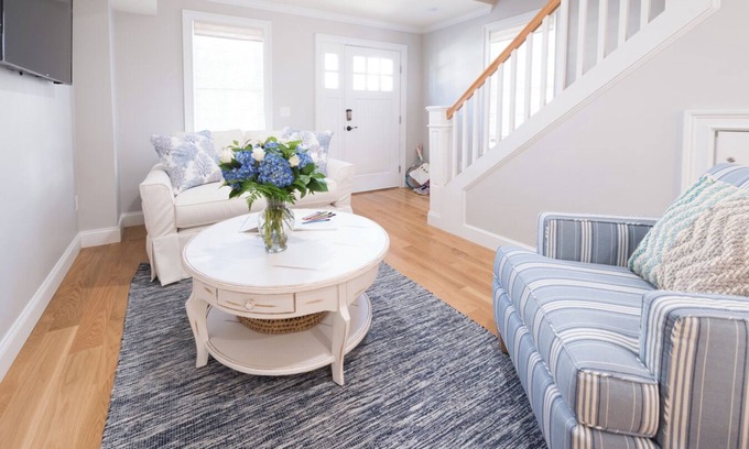 Fifth Ward Condo | Beautiful 2 Bedroom Within Walking Distance of Newport's Finest!