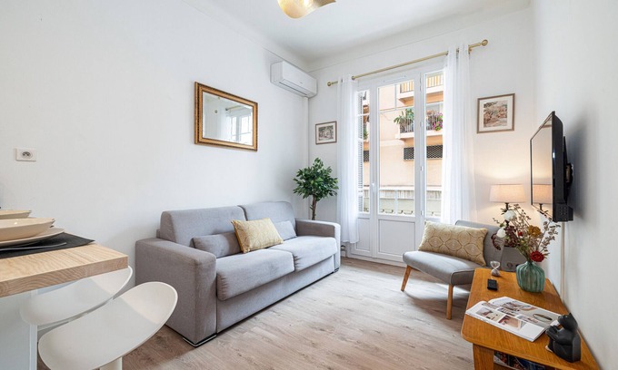 Thiers Apartment | Beautiful 2 bedrooms apt - A/C - City center