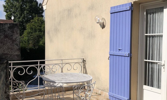 Brueil en Vexin Apartment | Beautiful 2 room apartment with private terrace and beautiful view over the countryside.