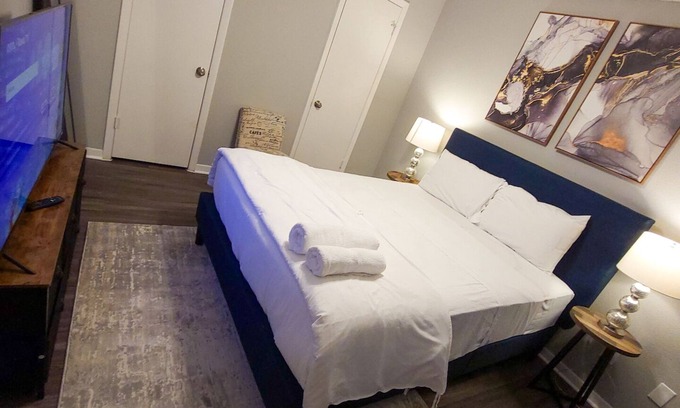 Cherrywood Apartment | Beautiful 2bd/2ba 5 Mins to UT 3656
