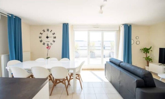 Vigneux-sur-Seine Apartment | Beautiful 3 bedroom apartment 20 min from Parisnn
