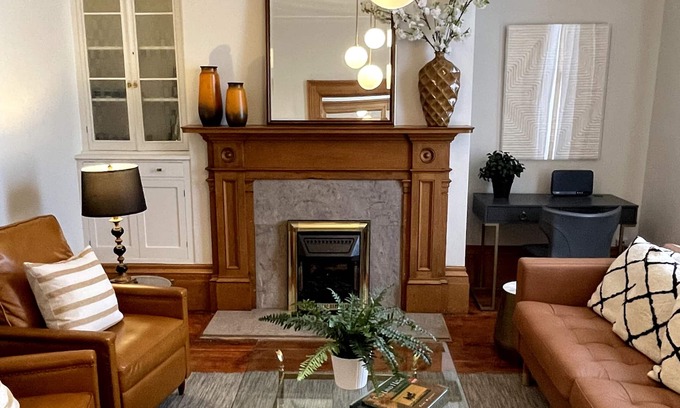 Beasley House | Beautiful 3 Bdrm Heritage Home-mins TO Downtown