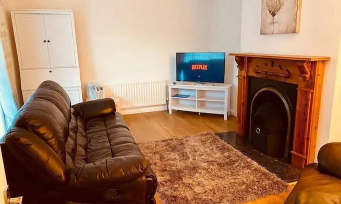 Londonderry House | Beautiful 3-Bed House in Londonderry