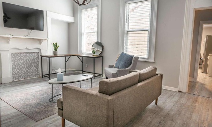Central Northside Apartment | Beautiful 3-Bed Home w Parking Near AGH