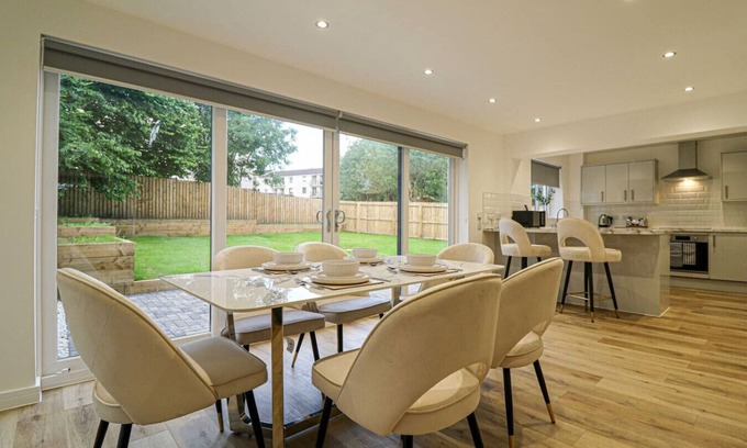 North West House | Beautiful 3 Bed Luxury House in Glasgow West End