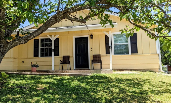 Copperas Cove House | Beautiful 3 Bedroom Home Minutes to Ft Cavazos - Fenced Yard, W/D, Nintendo