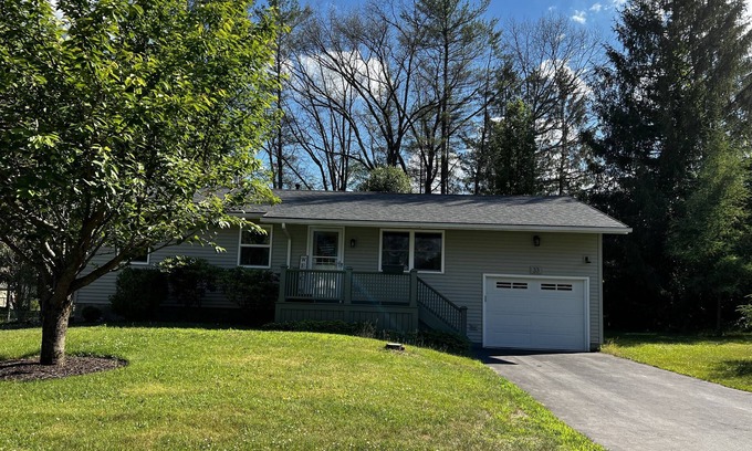 Geyser Crest House | Beautiful 3bd/2ba home, mins to SPAC/track/downtown Saratoga
