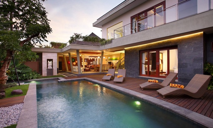 Nakula Villa | Beautiful 3BR Villa W/Private Pool! 3Min Drive To Eat Street!