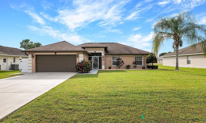 Deep Creek House | Beautiful 4 Bedroom 2 Bath home in Punta Gorda, Florida close to it all.