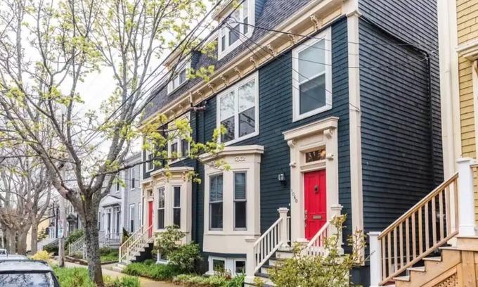 South End House | Beautiful 4 Bedroom Victorian home in south end