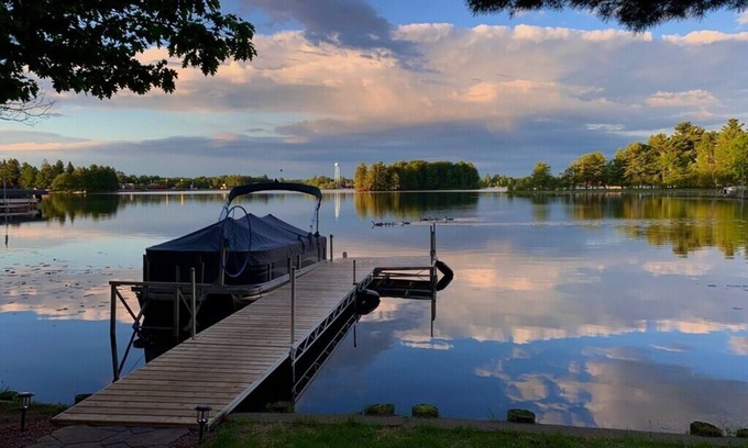 Minocqua House | Beautiful 4 Seasons Minocqua Lake House with optional pontoon