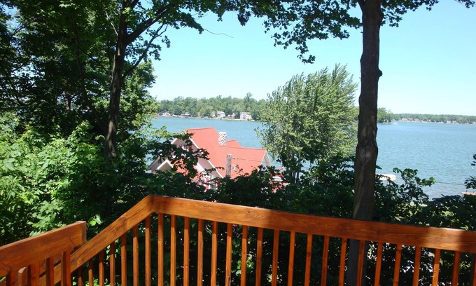 Paw Paw Lake House | Beautiful 5 BR/3BA home on Paw Paw Lake close to wineries & wedding venues