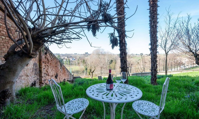 Costigliole d'Asti Apartment | Beautiful apartment for 2 people with WIFI, A/C, TV, patio and parking