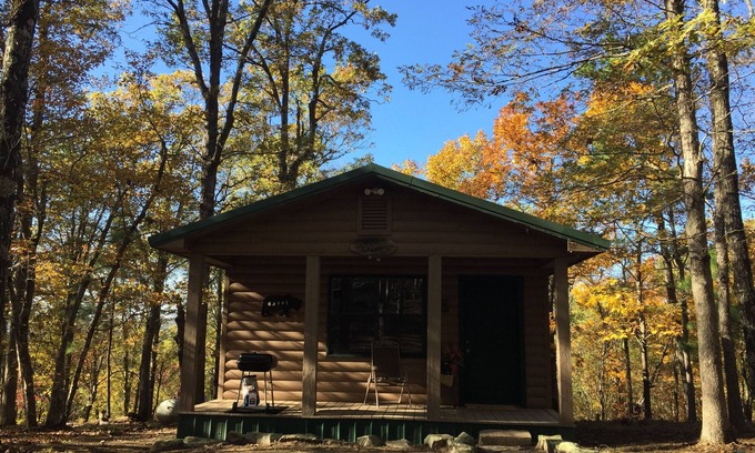 Smithville Cabin | Beautiful and cozy two bed, one bath cabin nestled in the Kiamichi Mountains